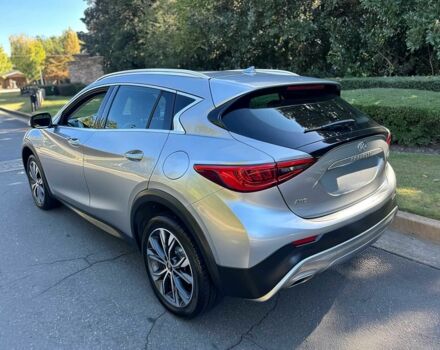 Серый Инфинити QX30, объемом двигателя 2 л и пробегом 50 тыс. км за 9000 $, фото 6 на Automoto.ua