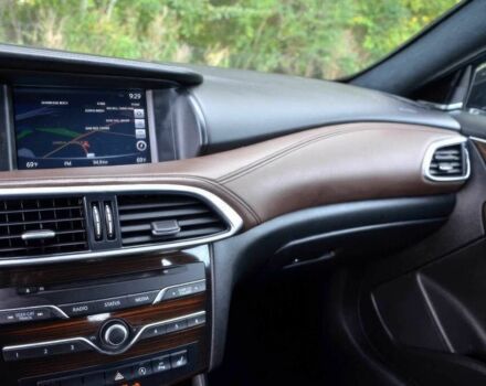 Сірий Інфініті QX30, об'ємом двигуна 2 л та пробігом 60 тис. км за 8800 $, фото 14 на Automoto.ua