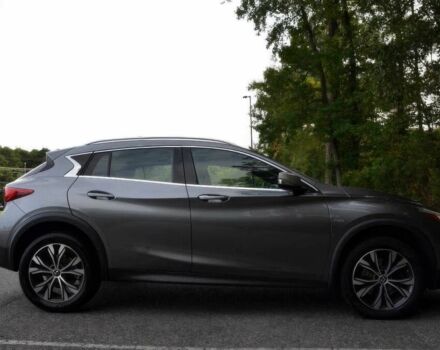Сірий Інфініті QX30, об'ємом двигуна 2 л та пробігом 60 тис. км за 8800 $, фото 3 на Automoto.ua