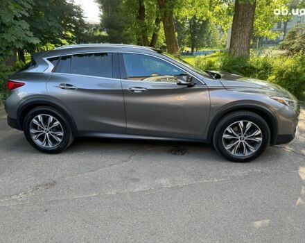 Серый Инфинити QX30, объемом двигателя 2 л и пробегом 156 тыс. км за 16990 $, фото 3 на Automoto.ua