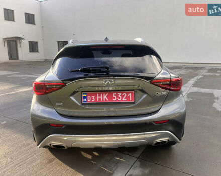 Сірий Інфініті QX30, об'ємом двигуна 2 л та пробігом 136 тис. км за 13500 $, фото 4 на Automoto.ua