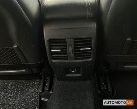 Сірий Інфініті QX30, об'ємом двигуна 2 л та пробігом 137 тис. км за 17290 $, фото 17 на Automoto.ua