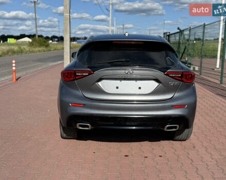 Сірий Інфініті QX30, об'ємом двигуна 2 л та пробігом 33 тис. км за 11990 $, фото 5 на Automoto.ua