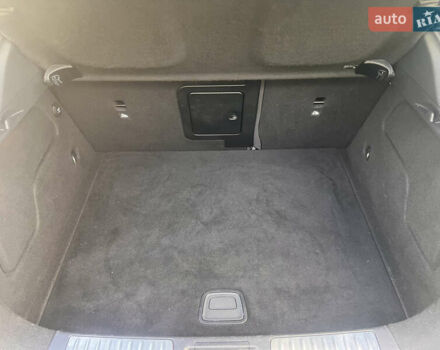 Сірий Інфініті QX30, об'ємом двигуна 2 л та пробігом 136 тис. км за 13500 $, фото 9 на Automoto.ua