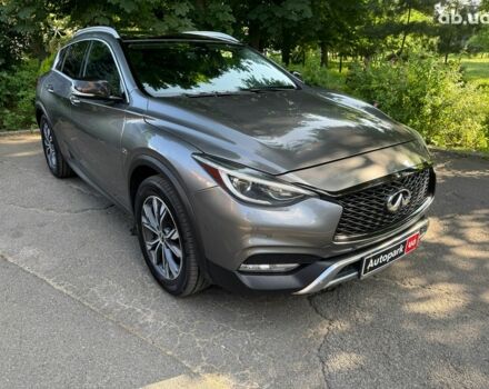 Серый Инфинити QX30, объемом двигателя 2 л и пробегом 156 тыс. км за 16990 $, фото 2 на Automoto.ua