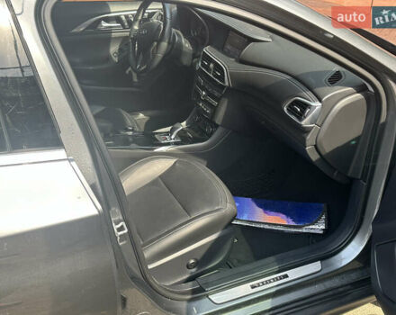 Серый Инфинити QX30, объемом двигателя 1.99 л и пробегом 46 тыс. км за 19600 $, фото 6 на Automoto.ua