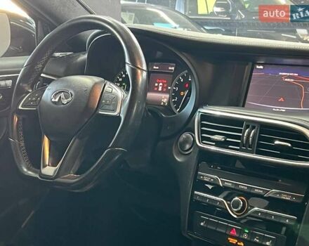 Серый Инфинити QX30, объемом двигателя 2 л и пробегом 154 тыс. км за 15250 $, фото 10 на Automoto.ua