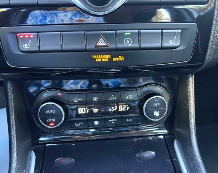 Серый Инфинити QX30, объемом двигателя 2 л и пробегом 50 тыс. км за 9000 $, фото 9 на Automoto.ua