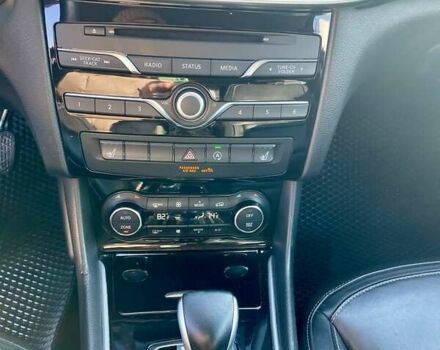 Серый Инфинити QX30, объемом двигателя 1.99 л и пробегом 127 тыс. км за 15300 $, фото 9 на Automoto.ua