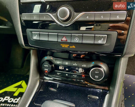 Серый Инфинити QX30, объемом двигателя 1.99 л и пробегом 98 тыс. км за 15800 $, фото 11 на Automoto.ua