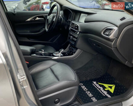 Серый Инфинити QX30, объемом двигателя 1.99 л и пробегом 98 тыс. км за 15800 $, фото 16 на Automoto.ua