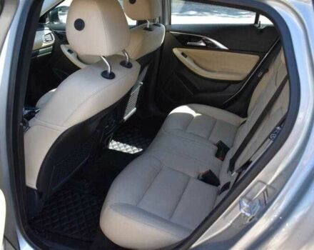 Серый Инфинити QX30, объемом двигателя 2 л и пробегом 55 тыс. км за 3000 $, фото 7 на Automoto.ua