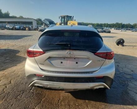 Серый Инфинити QX30, объемом двигателя 2 л и пробегом 187 тыс. км за 10500 $, фото 5 на Automoto.ua