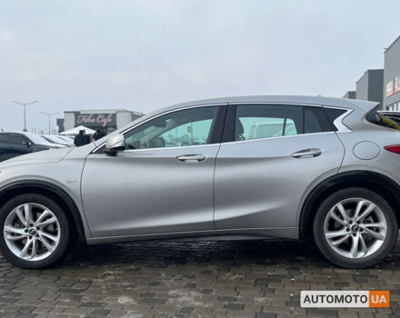 Сірий Інфініті QX30, об'ємом двигуна 2 л та пробігом 137 тис. км за 17290 $, фото 3 на Automoto.ua
