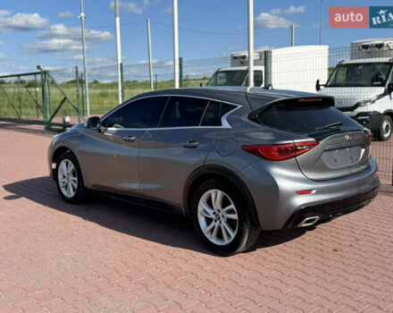 Сірий Інфініті QX30, об'ємом двигуна 2 л та пробігом 33 тис. км за 11990 $, фото 4 на Automoto.ua