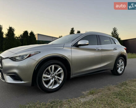 Серый Инфинити QX30, объемом двигателя 2 л и пробегом 118 тыс. км за 17400 $, фото 7 на Automoto.ua