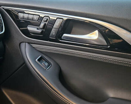 Сірий Інфініті QX30, об'ємом двигуна 1.99 л та пробігом 65 тис. км за 19700 $, фото 9 на Automoto.ua