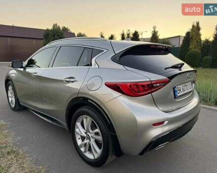 Серый Инфинити QX30, объемом двигателя 2 л и пробегом 118 тыс. км за 17400 $, фото 9 на Automoto.ua