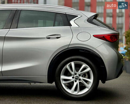 Сірий Інфініті QX30, об'ємом двигуна 2 л та пробігом 118 тис. км за 17700 $, фото 13 на Automoto.ua