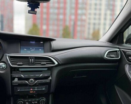 Сірий Інфініті QX30, об'ємом двигуна 2 л та пробігом 118 тис. км за 17700 $, фото 20 на Automoto.ua