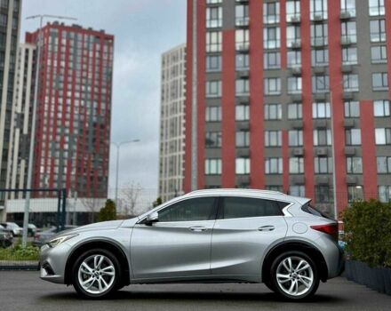 Сірий Інфініті QX30, об'ємом двигуна 2 л та пробігом 118 тис. км за 17700 $, фото 4 на Automoto.ua