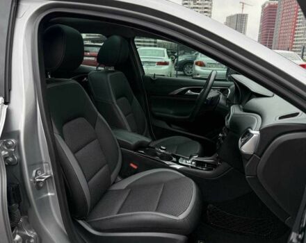 Сірий Інфініті QX30, об'ємом двигуна 2 л та пробігом 118 тис. км за 17700 $, фото 22 на Automoto.ua