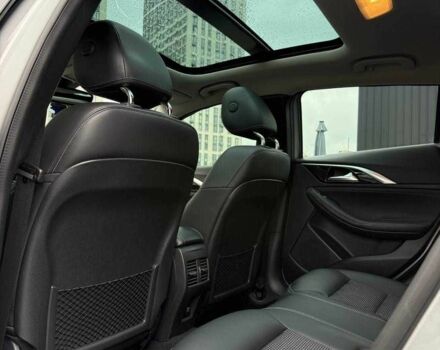 Сірий Інфініті QX30, об'ємом двигуна 2 л та пробігом 118 тис. км за 17700 $, фото 16 на Automoto.ua