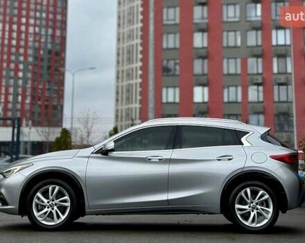 Сірий Інфініті QX30, об'ємом двигуна 2 л та пробігом 118 тис. км за 17700 $, фото 7 на Automoto.ua