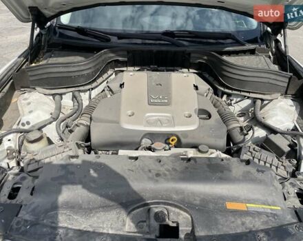 Белый Инфинити QX50, объемом двигателя 3.7 л и пробегом 124 тыс. км за 13500 $, фото 19 на Automoto.ua