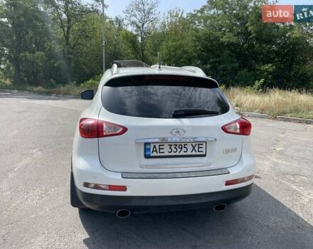 Белый Инфинити QX50, объемом двигателя 3.7 л и пробегом 124 тыс. км за 13500 $, фото 5 на Automoto.ua