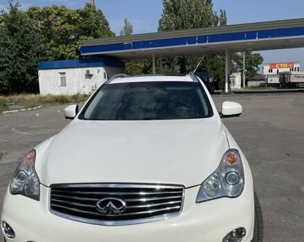 Белый Инфинити QX50, объемом двигателя 3.7 л и пробегом 124 тыс. км за 13500 $, фото 3 на Automoto.ua