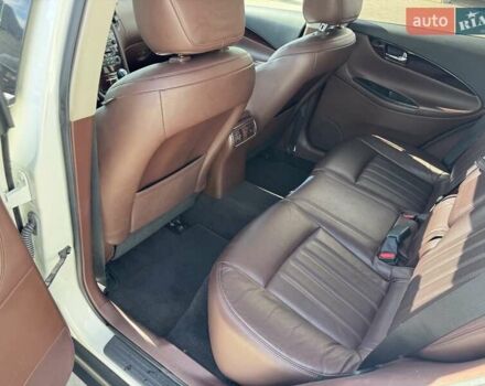 Белый Инфинити QX50, объемом двигателя 3.7 л и пробегом 102 тыс. км за 13300 $, фото 16 на Automoto.ua