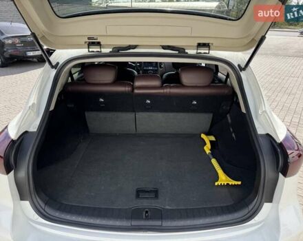 Белый Инфинити QX50, объемом двигателя 3.7 л и пробегом 102 тыс. км за 13300 $, фото 18 на Automoto.ua