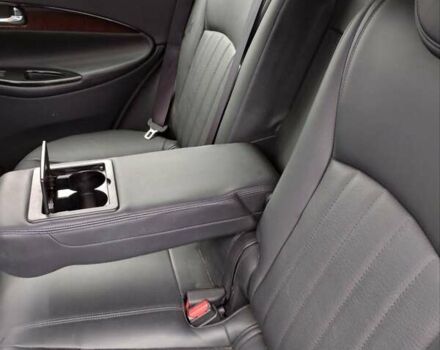 Белый Инфинити QX50, объемом двигателя 3.7 л и пробегом 125 тыс. км за 15900 $, фото 33 на Automoto.ua