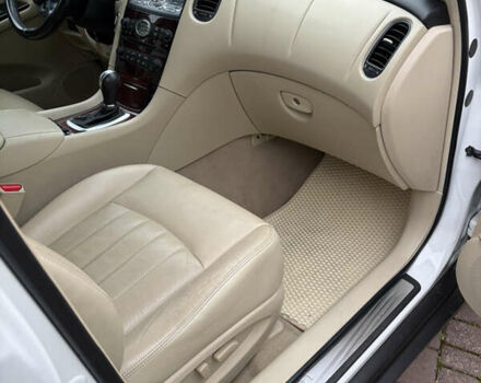 Белый Инфинити QX50, объемом двигателя 2.5 л и пробегом 135 тыс. км за 15600 $, фото 23 на Automoto.ua
