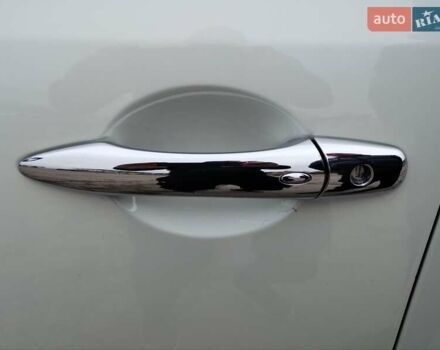 Белый Инфинити QX50, объемом двигателя 3.7 л и пробегом 125 тыс. км за 15900 $, фото 16 на Automoto.ua