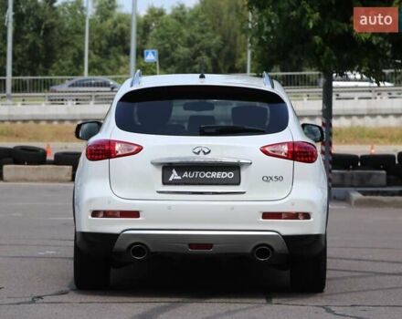 Белый Инфинити QX50, объемом двигателя 2.5 л и пробегом 18 тыс. км за 24000 $, фото 4 на Automoto.ua