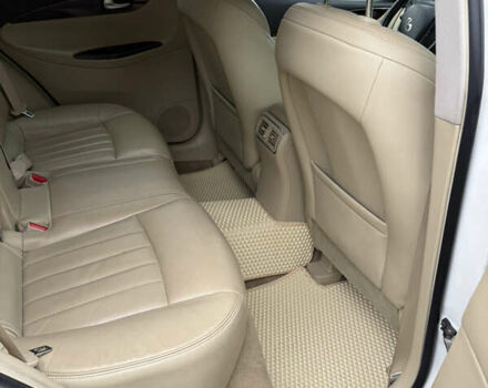 Белый Инфинити QX50, объемом двигателя 2.5 л и пробегом 135 тыс. км за 15600 $, фото 20 на Automoto.ua
