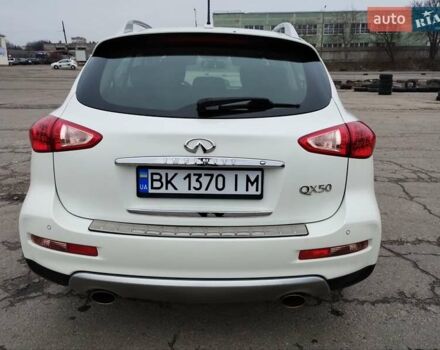 Белый Инфинити QX50, объемом двигателя 3.7 л и пробегом 125 тыс. км за 15900 $, фото 10 на Automoto.ua