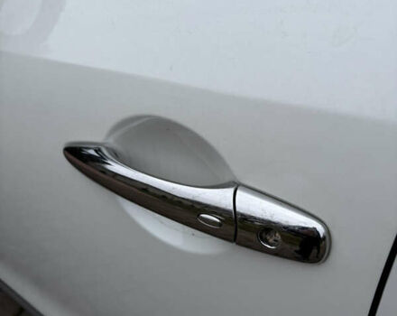 Белый Инфинити QX50, объемом двигателя 2.5 л и пробегом 135 тыс. км за 15600 $, фото 26 на Automoto.ua