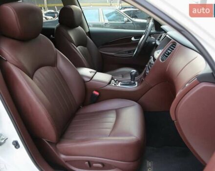 Белый Инфинити QX50, объемом двигателя 2.5 л и пробегом 18 тыс. км за 24000 $, фото 9 на Automoto.ua