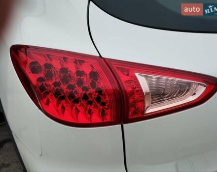 Белый Инфинити QX50, объемом двигателя 3.7 л и пробегом 125 тыс. км за 15900 $, фото 17 на Automoto.ua