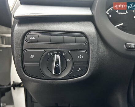 Білий Інфініті QX50, об'ємом двигуна 2 л та пробігом 90 тис. км за 22500 $, фото 17 на Automoto.ua