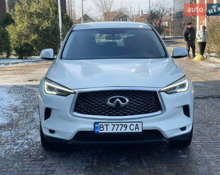 Белый Инфинити QX50, объемом двигателя 2 л и пробегом 71 тыс. км за 27250 $, фото 1 на Automoto.ua