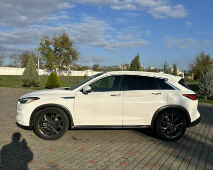 Белый Инфинити QX50, объемом двигателя 2 л и пробегом 126 тыс. км за 23000 $, фото 2 на Automoto.ua