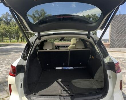 Білий Інфініті QX50, об'ємом двигуна 2 л та пробігом 121 тис. км за 24000 $, фото 7 на Automoto.ua