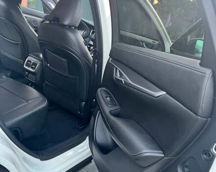 Білий Інфініті QX50, об'ємом двигуна 2 л та пробігом 82 тис. км за 31000 $, фото 12 на Automoto.ua