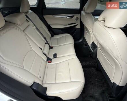 Белый Инфинити QX50, объемом двигателя 2 л и пробегом 77 тыс. км за 19498 $, фото 60 на Automoto.ua