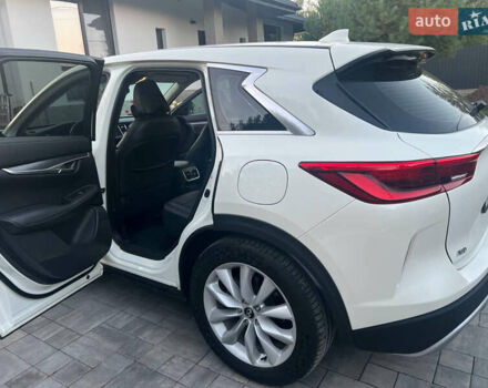 Білий Інфініті QX50, об'ємом двигуна 2 л та пробігом 82 тис. км за 31000 $, фото 1 на Automoto.ua