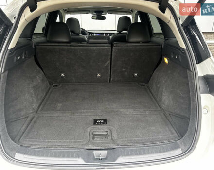 Білий Інфініті QX50, об'ємом двигуна 2 л та пробігом 90 тис. км за 22500 $, фото 22 на Automoto.ua